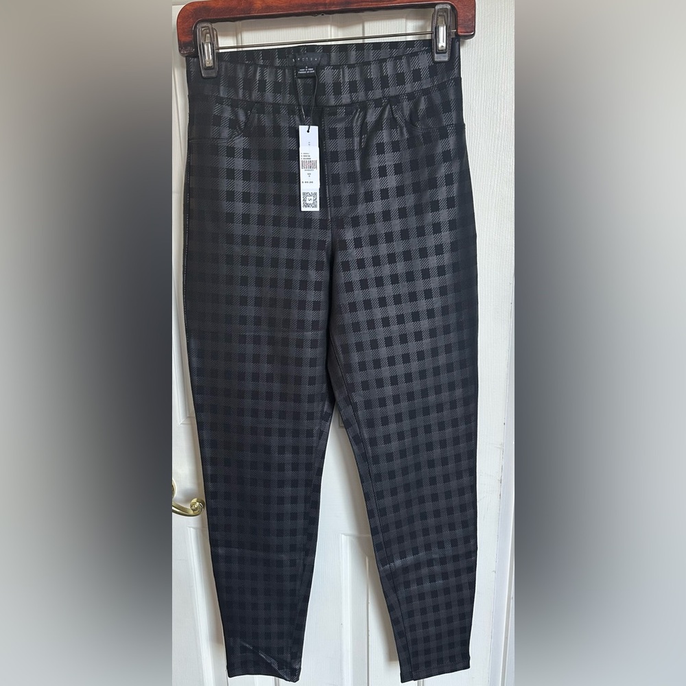 Sanctuary Black Plaid Print Leggings- Small - Picture 3 of 12